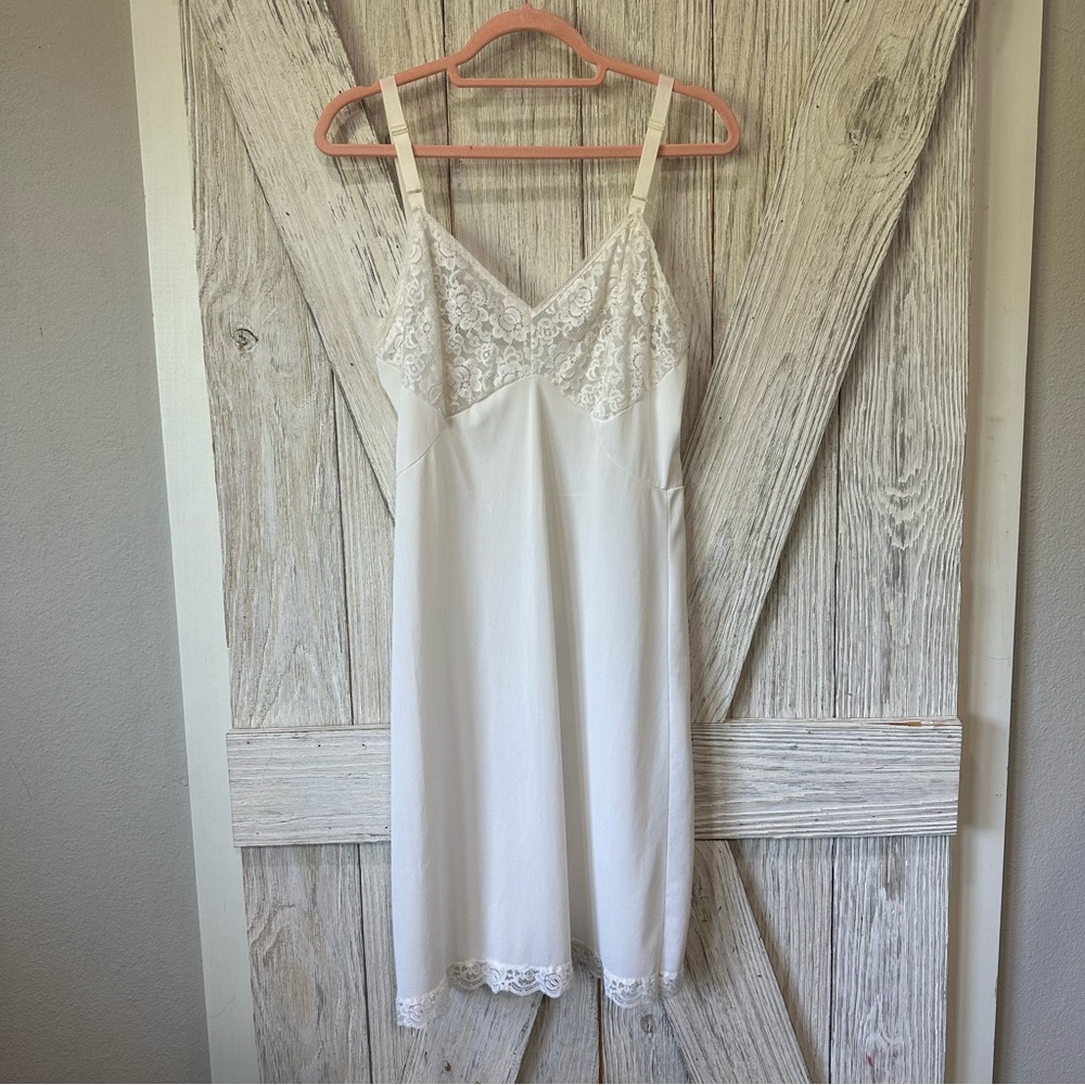 VINTAGE 70s Lace Trim Nightie